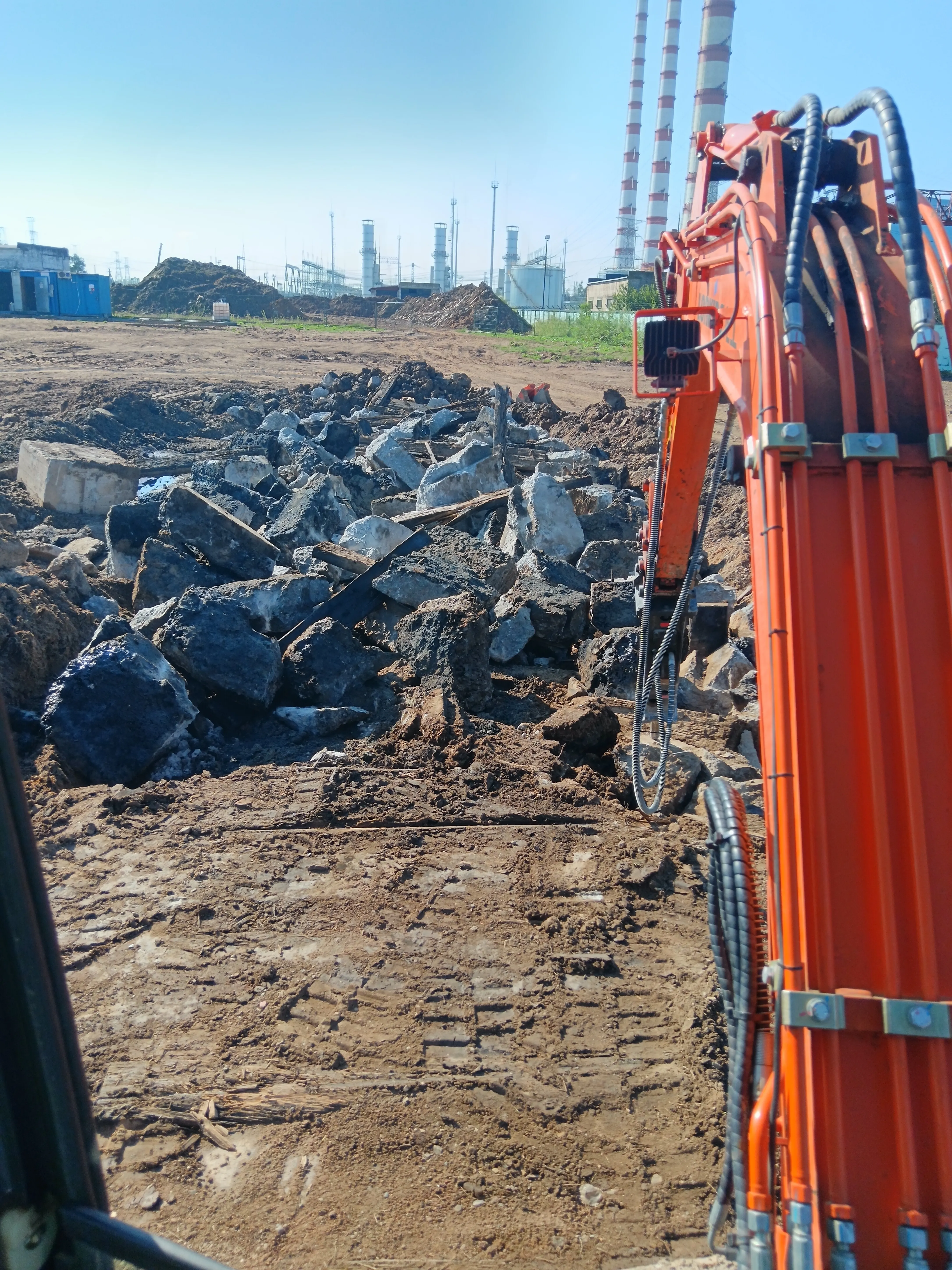 Услуги мини-экскаватора с гидромолотом. 3