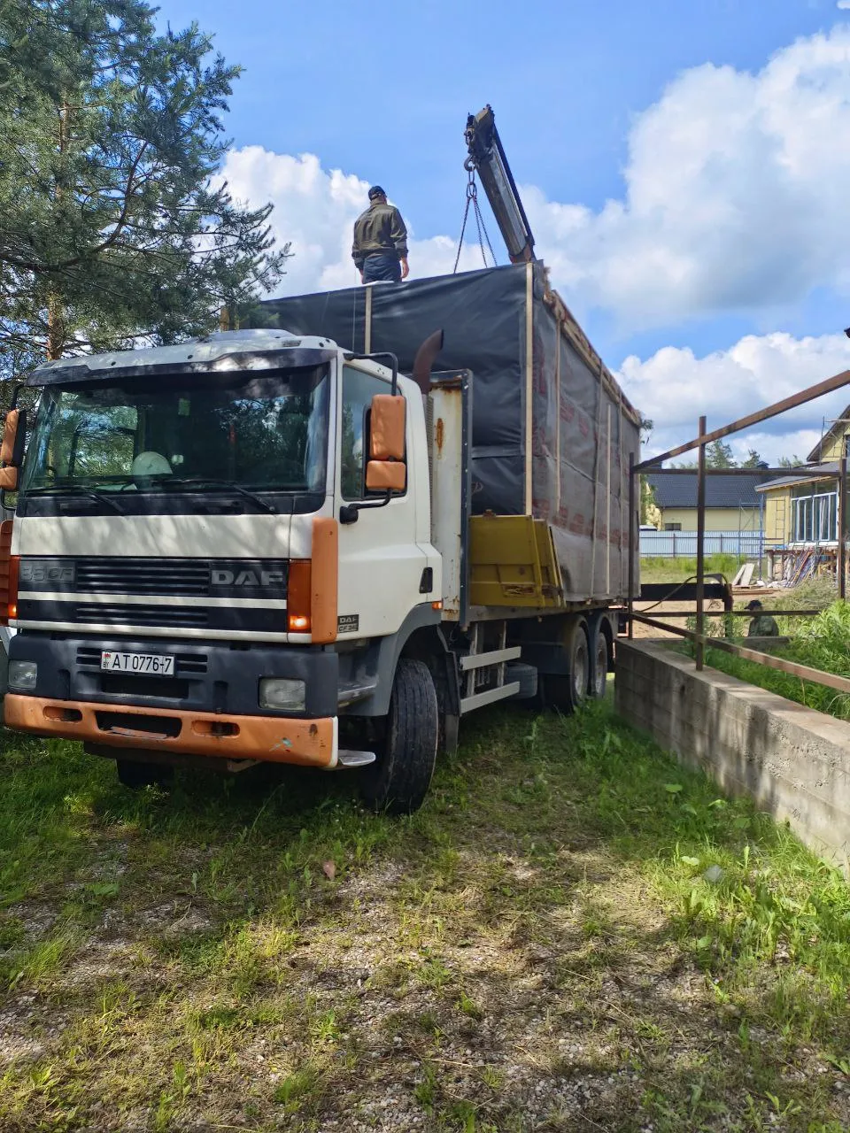 Перевозка контейнеров гидроманипулятором в Минске — услуги до 40 тонн. 1