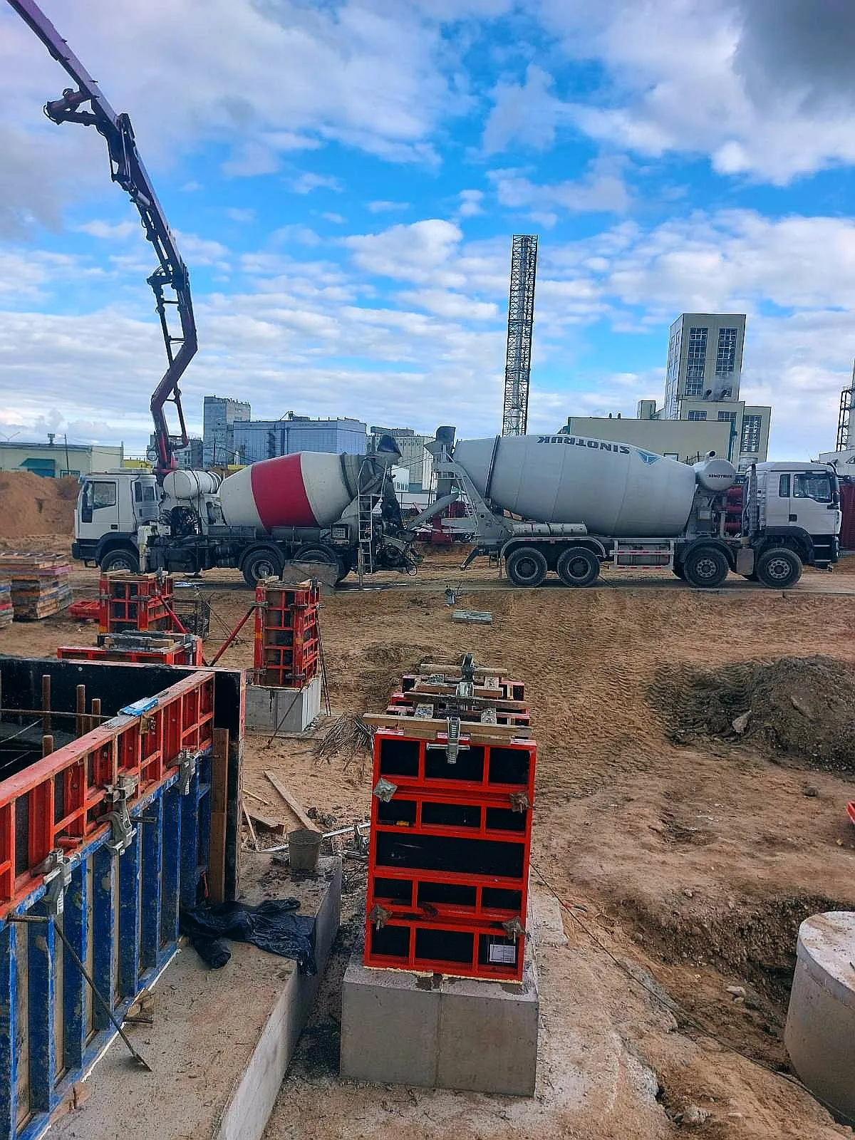 Доставка бетона автобетоносмесителем. 6