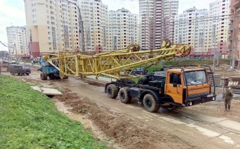 Перебазировка башенных кранов