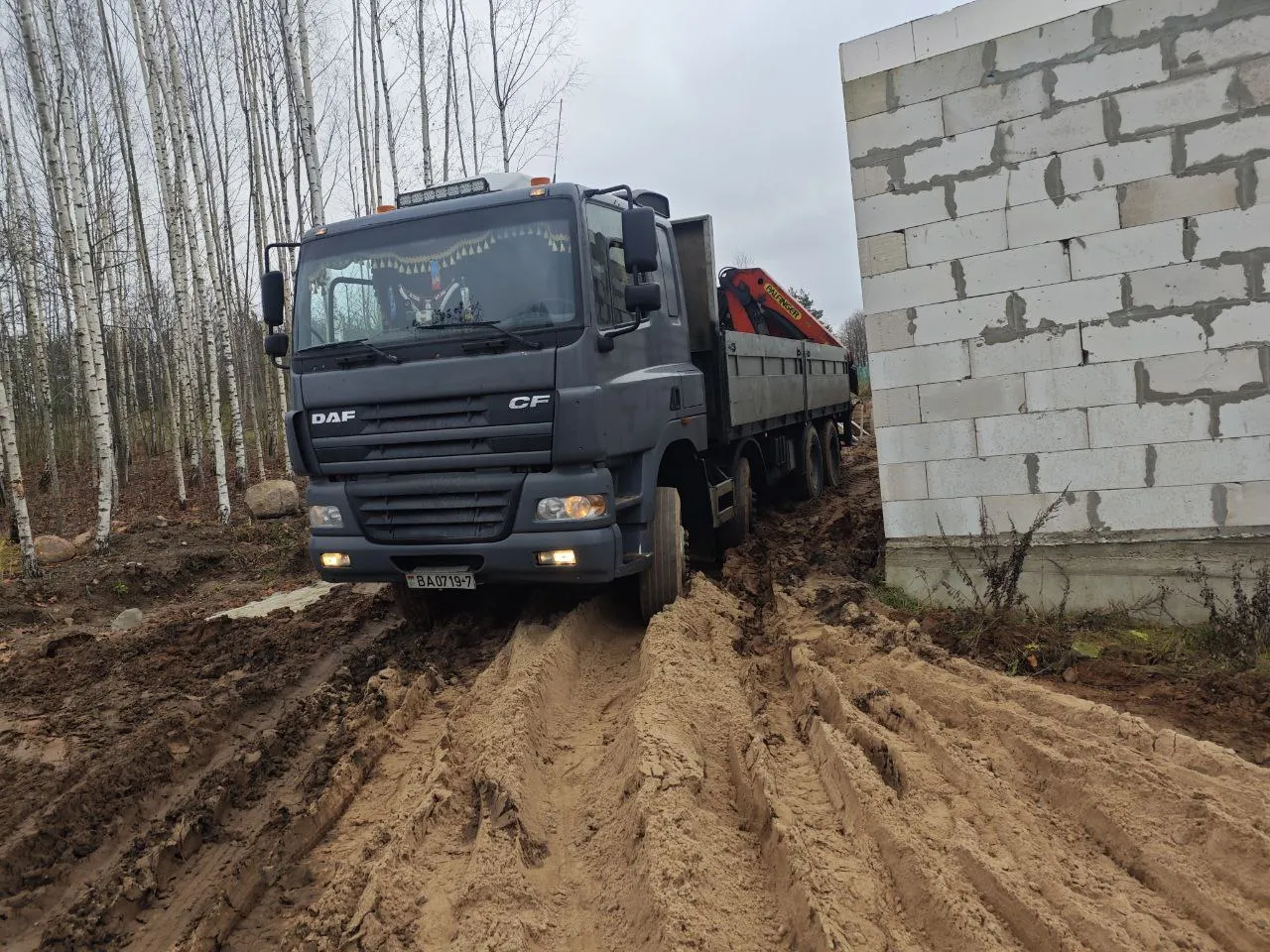 Профессиональная аренда и транспортировка спецтехники в Минске — грузоподъемность до 40 тонн. 1