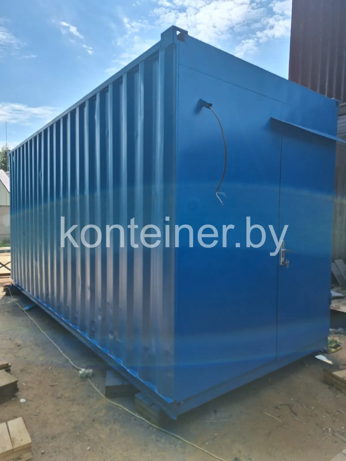 Утеплённая металлическая бытовка в аренду в Минске и области – надёжно и выгодно. 1