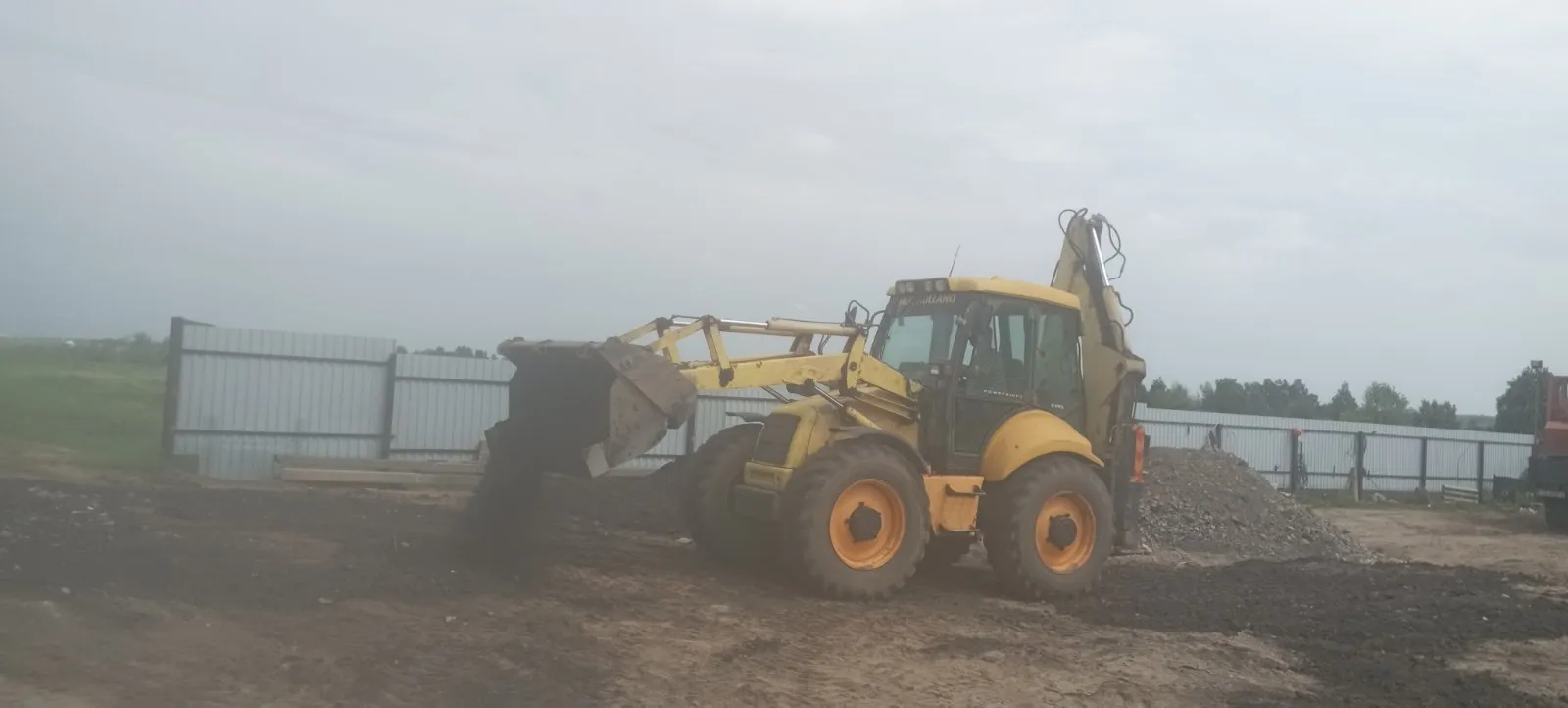 Аренда экскаватор-погрузчика New Holland в Могилёве — выгодно. 1
