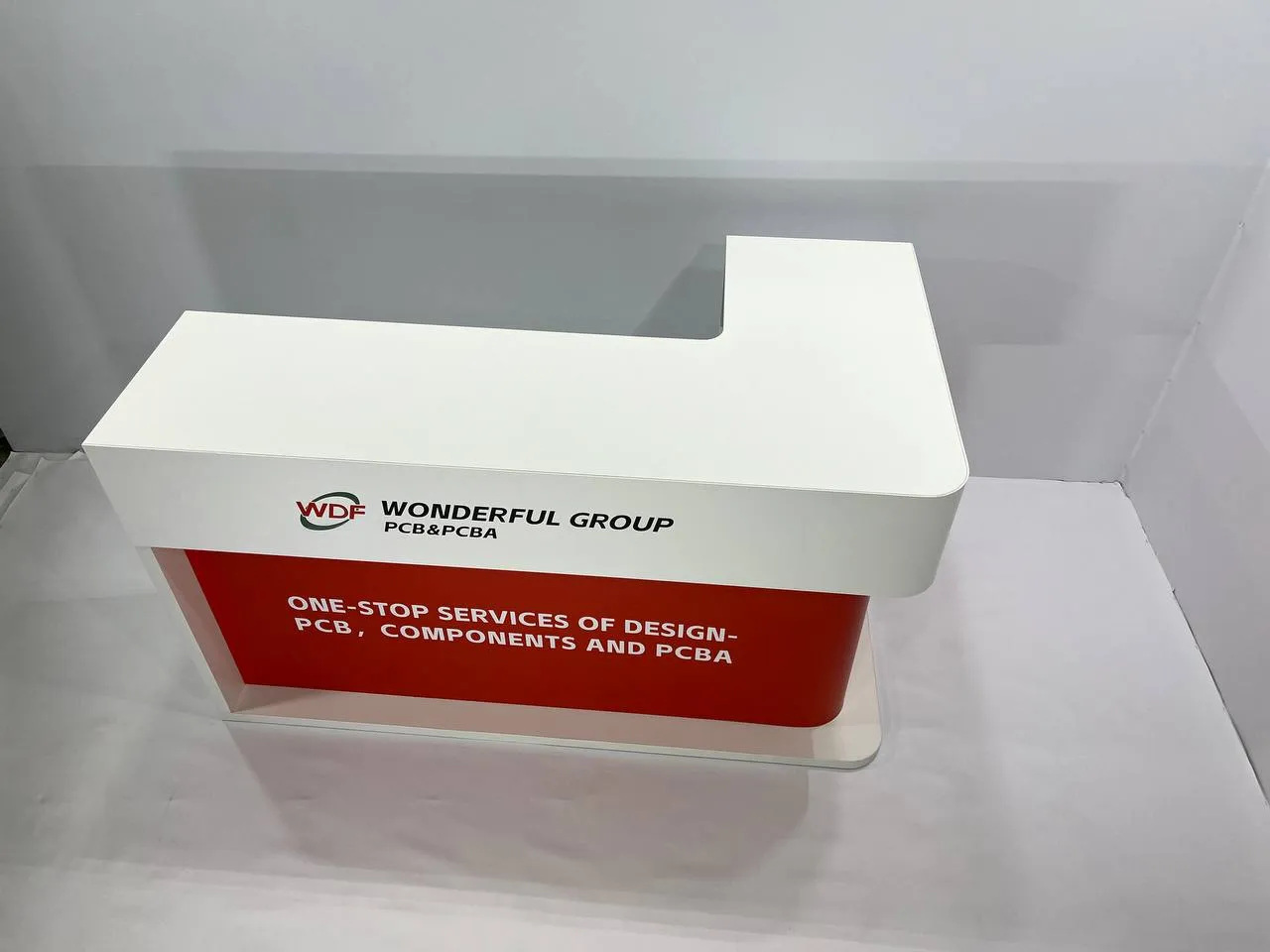 Аренда угловой стойки 1800х1000х1000 в Минске | Выставочные стенды и оборудование. 3