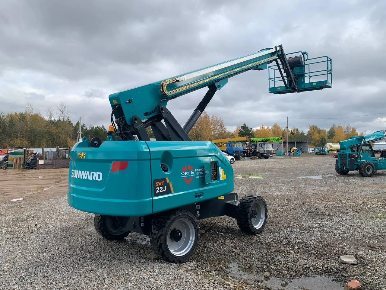 В аренду телескопический дизельный подъемник Sunward SWT22J 22-3 в Минске. 1
