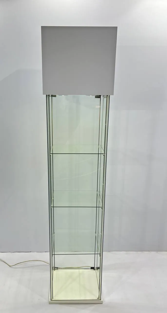 Прокат стеклянных витрин 425x365x1970 — выставочные стеллажи Минск. 2