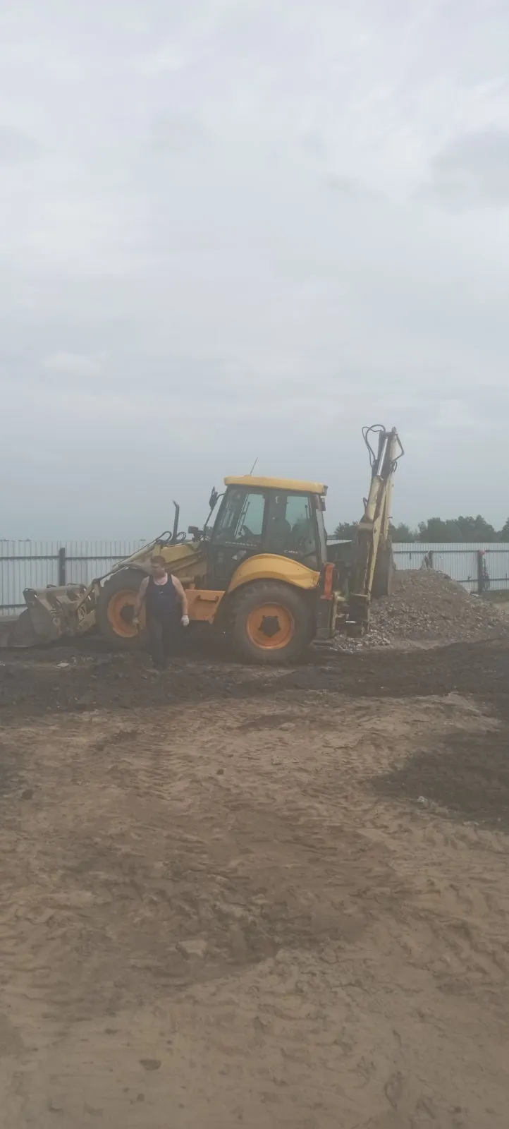 Аренда экскаватора-погрузчика New Holland в Могилёве — надежно. 1