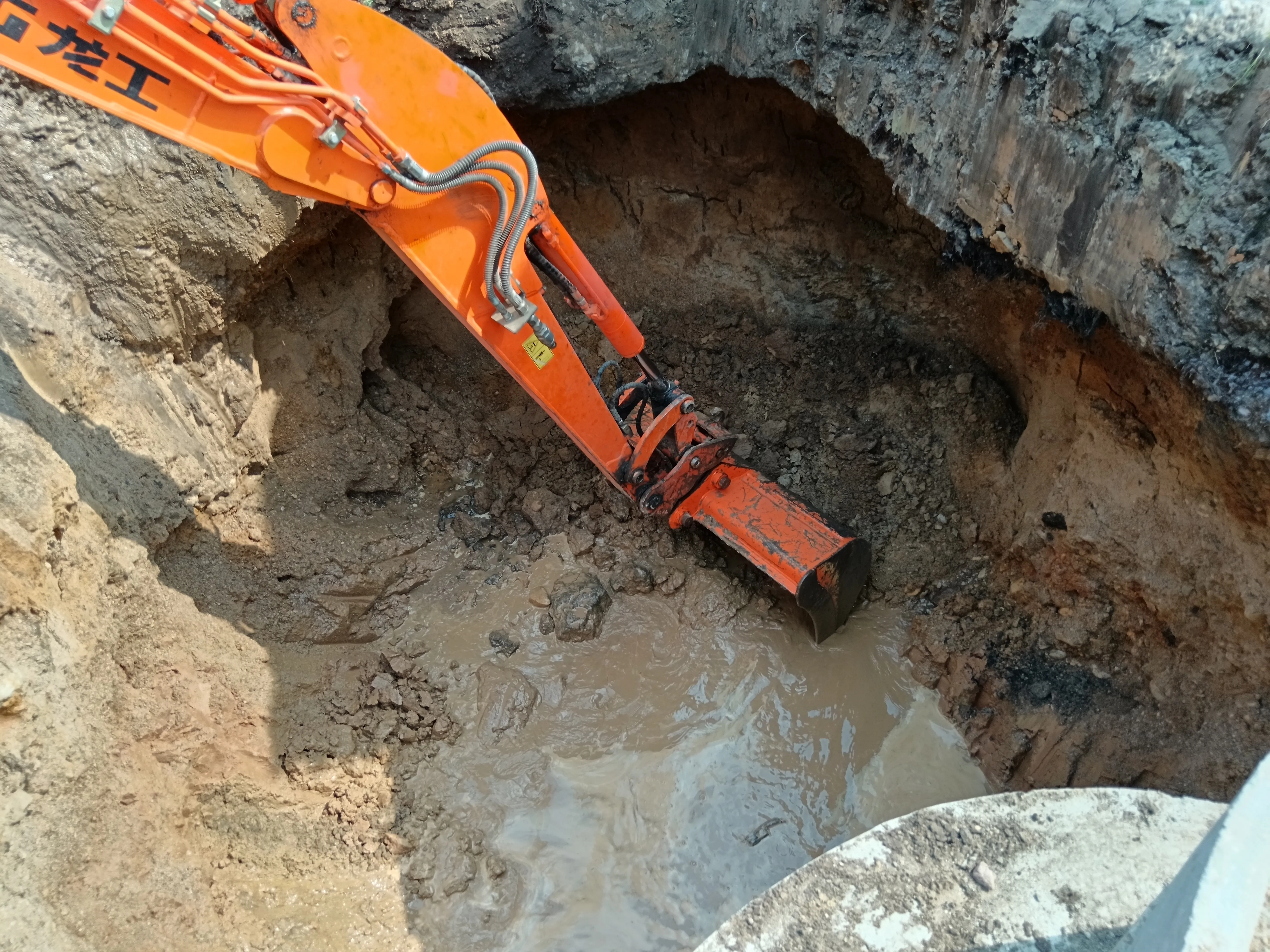 Услуги мини-экскаватора с гидромолотом. 5