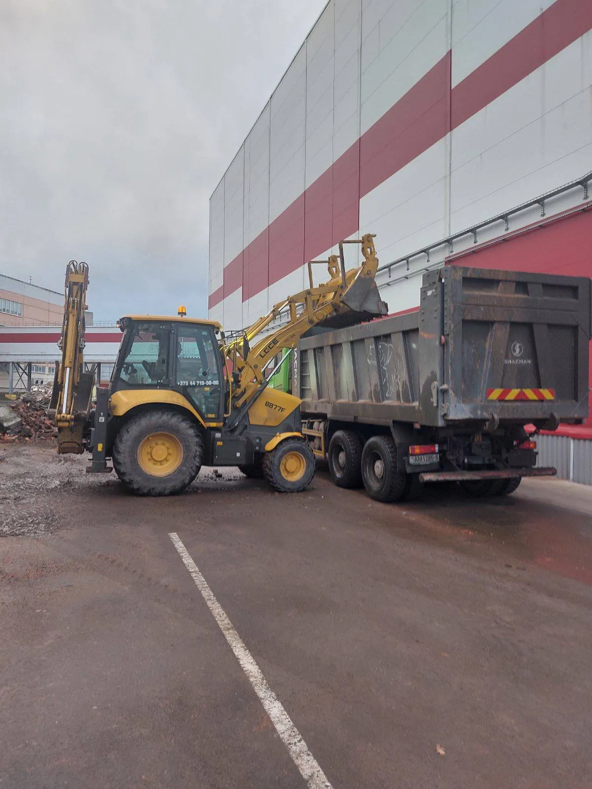 Аренда экскаватора-погрузчика LGCE. 4