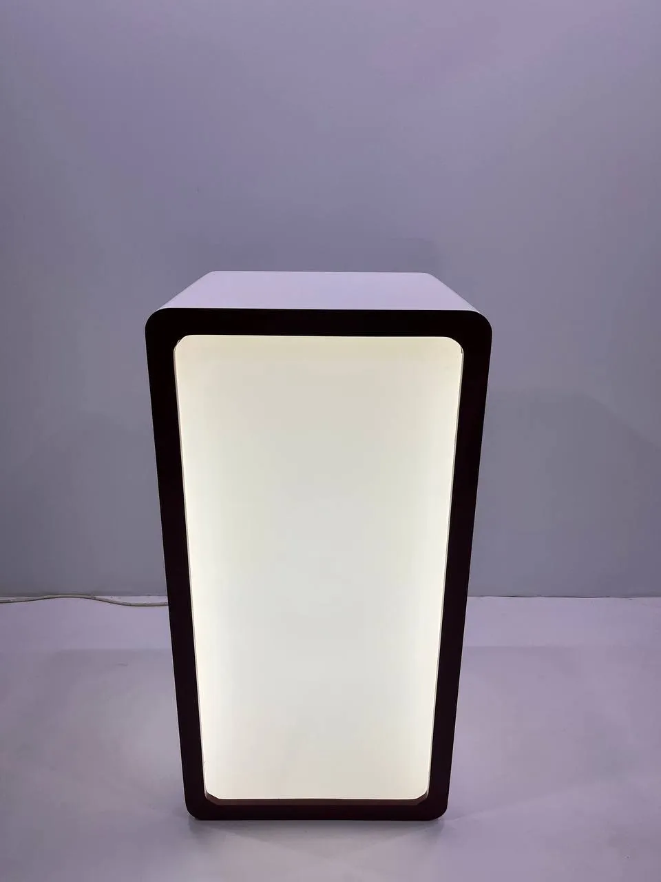 Аренда выставочной стойки с подсветкой 520х470х1020 в Минске | ТОТЕМ13М. 1