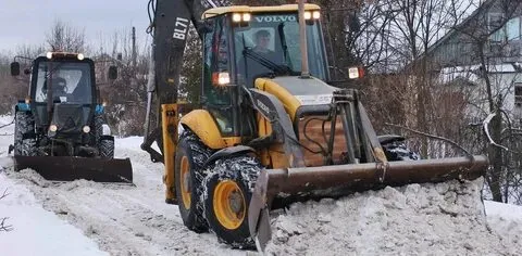 Чистка снега экскаватором Гродно. 1