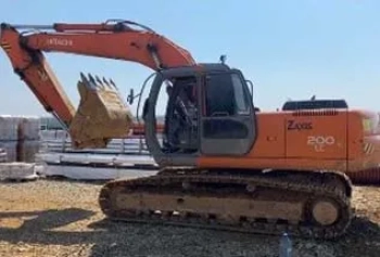 Аренда гусеничного экскаватора 19,8 т HITACHI ZX200 в Бресте