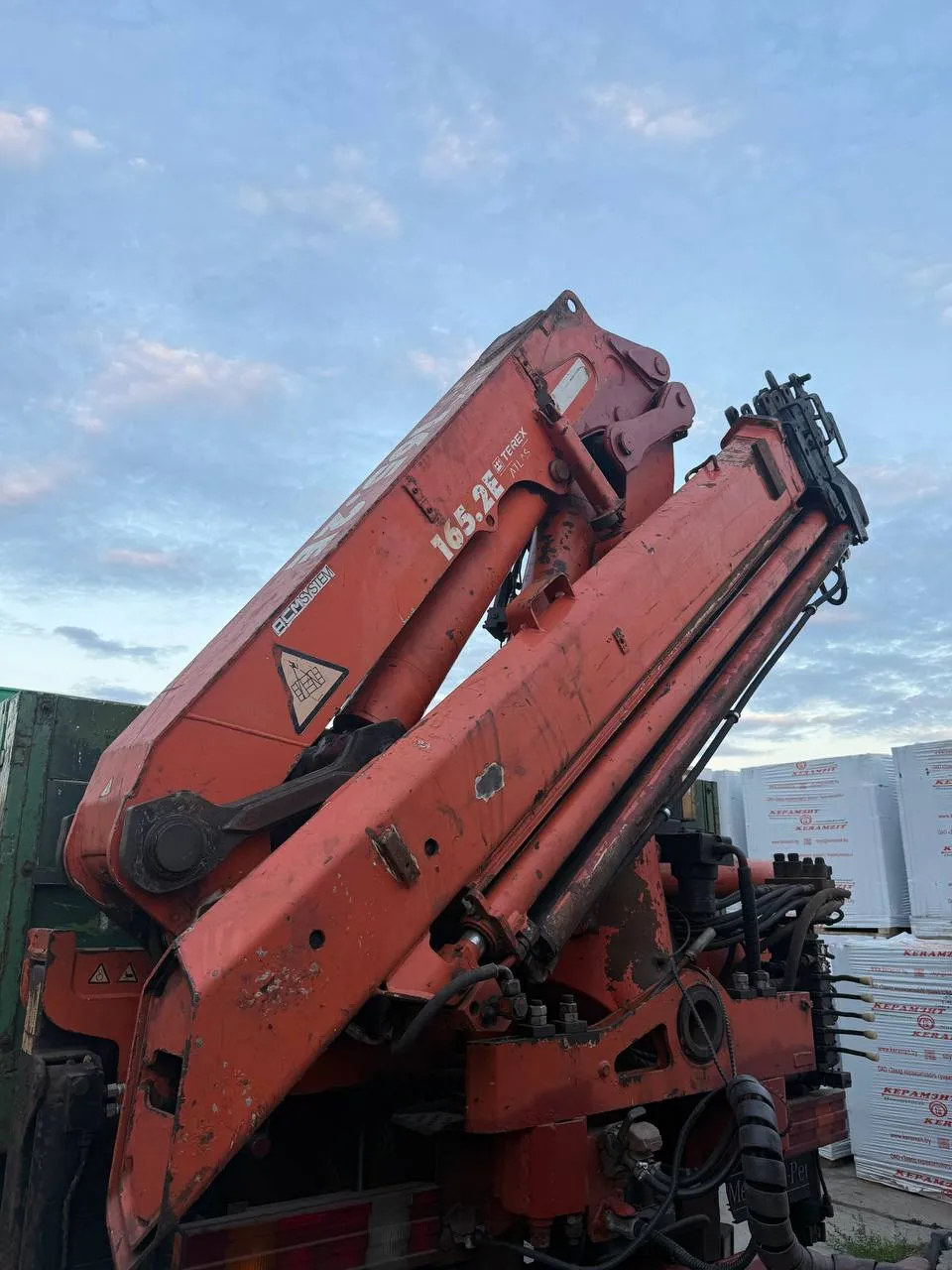 Аренда манипулятора Mercedes-Benz Hiab 140 – цена. 1