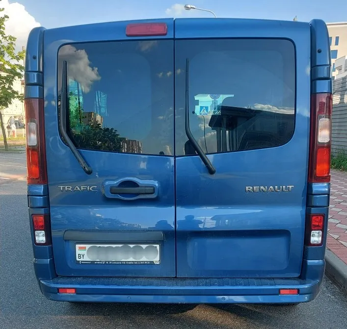 Аренда пассажирского микроавтобуса Renault Trafic Long. 4