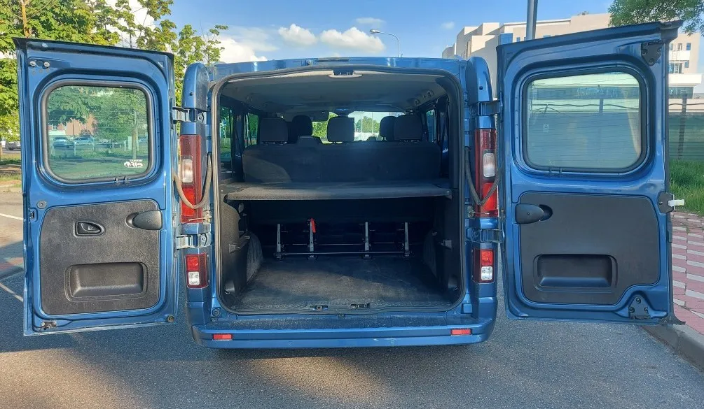 Аренда пассажирского микроавтобуса Renault Trafic Long. 12