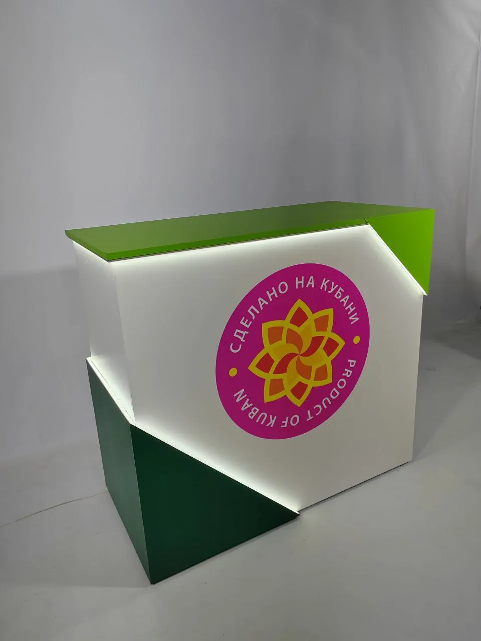 Аренда световой стойки 1830х600х1115 — выставочные стенды Минск. 1