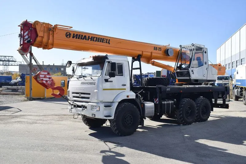 Аренда автокрана для подъема и перемещения строительных материалов и металлоконструкций. 2