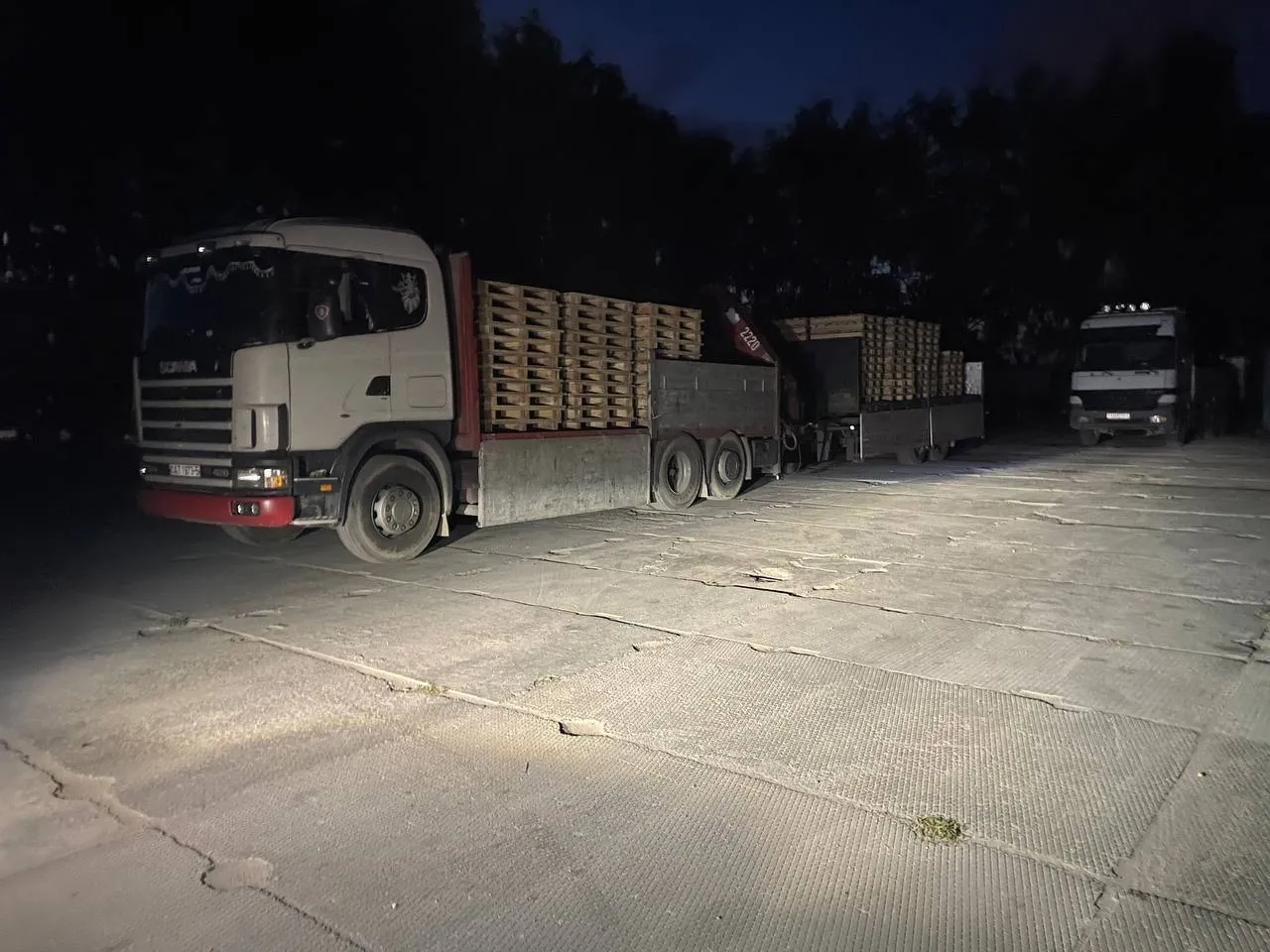 Аренда манипулятора HMF 2220 в Минске – цена и условия. 1