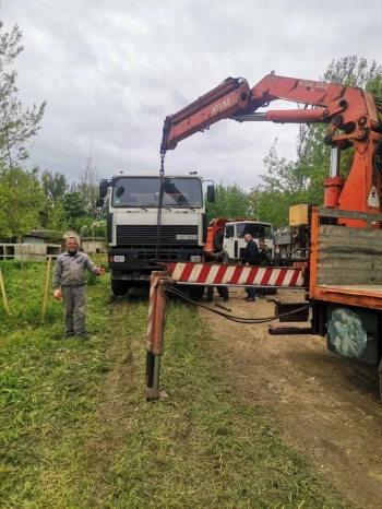 Гидроманипулятор для перевозки спецтехники в Минске — грузоподъемность до 40 тонн