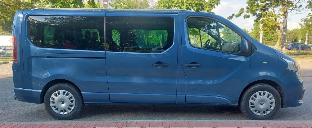 Аренда пассажирского микроавтобуса Renault Trafic Long. 3