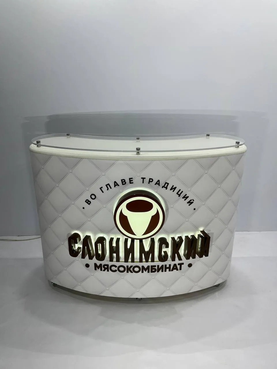 Аренда стойки с подсветкой 1400х450х1070 Минск — ТОТЕМ13М. 1