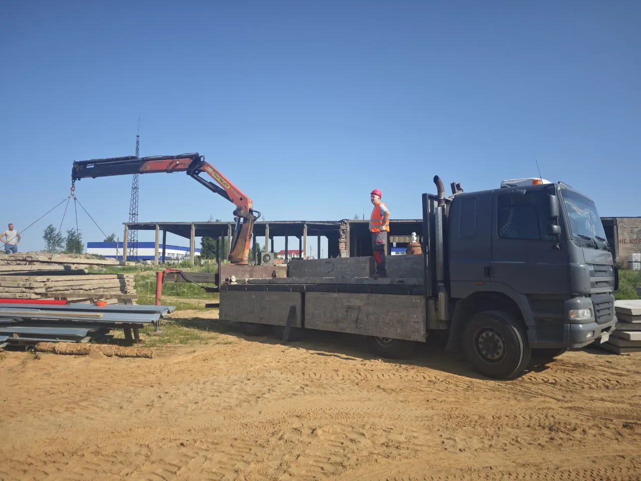 Перевозка плит перекрытия и аренда манипулятора в Минске – Гидроманипулятор до 40 тонн. 1