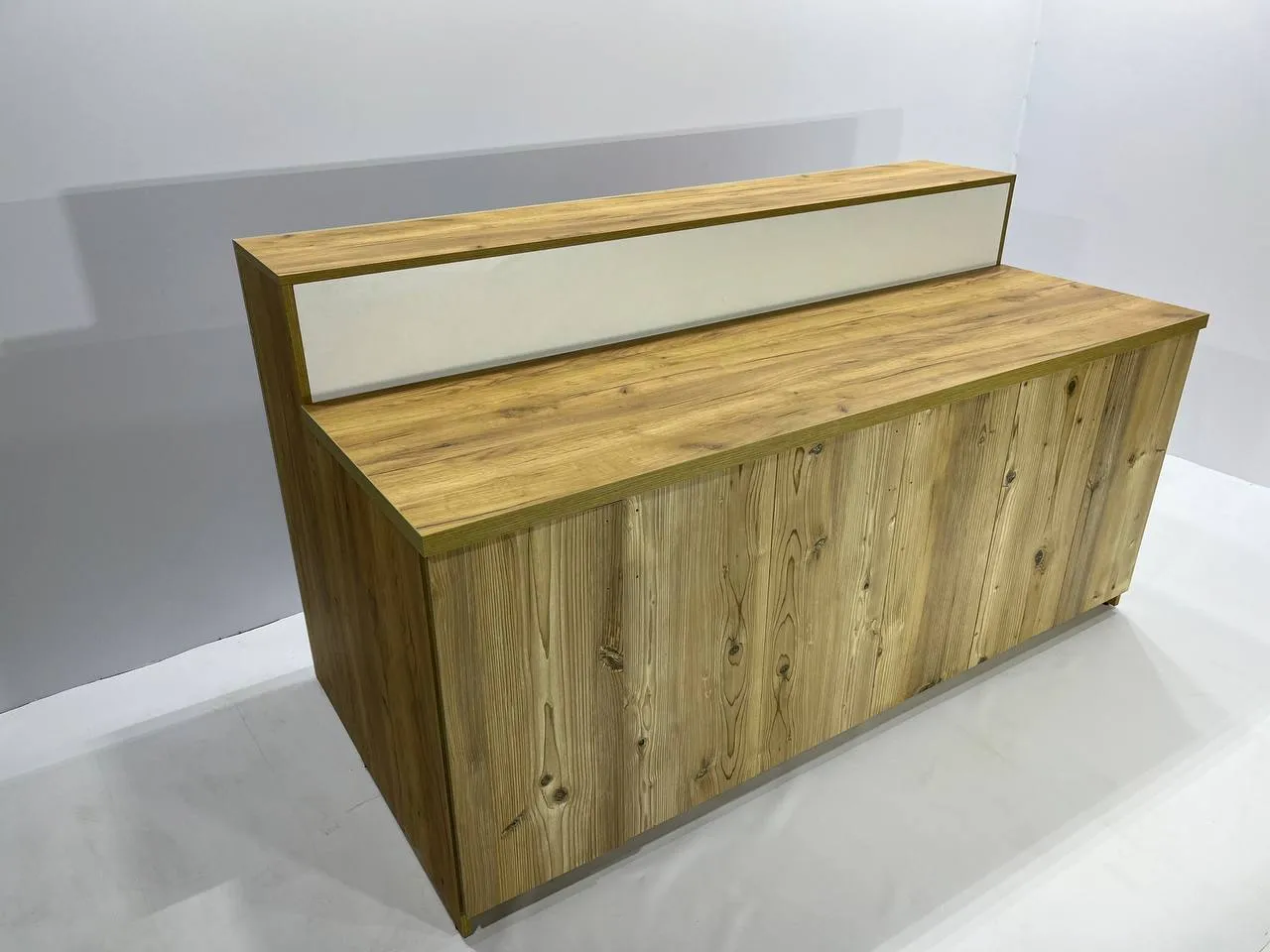 Аренда стойки с подсветкой 2005x940x1110 на выставку Минск. 6