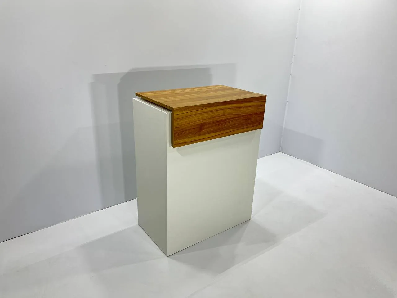 Аренда выставочных стоек 800х490х1050 в Минске | ТОТЕМ13М. 2