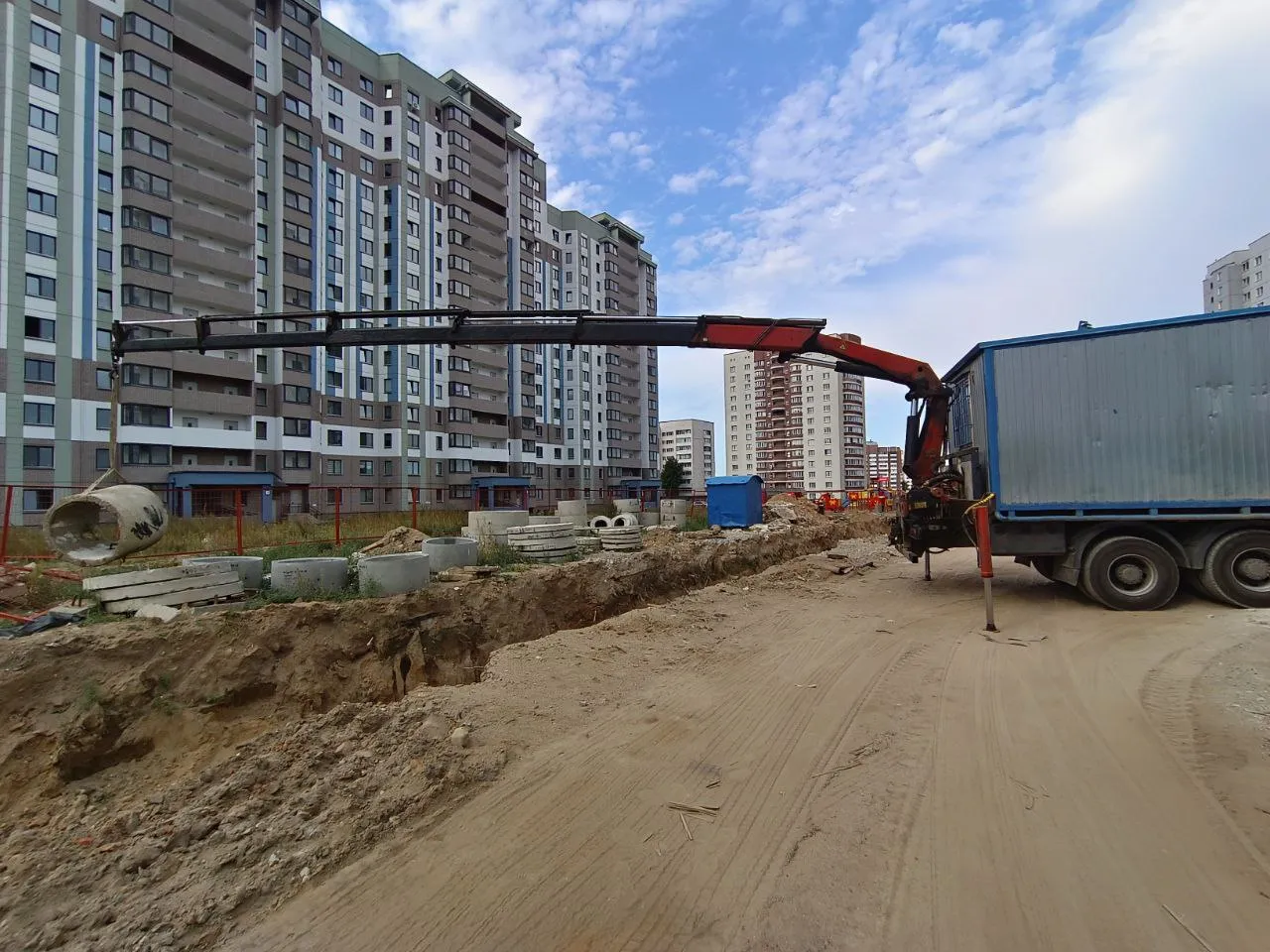 Перевозка железобетонных колец и строительных грузов гидроманипулятором в Минске — услуги до 40 тонн. 1