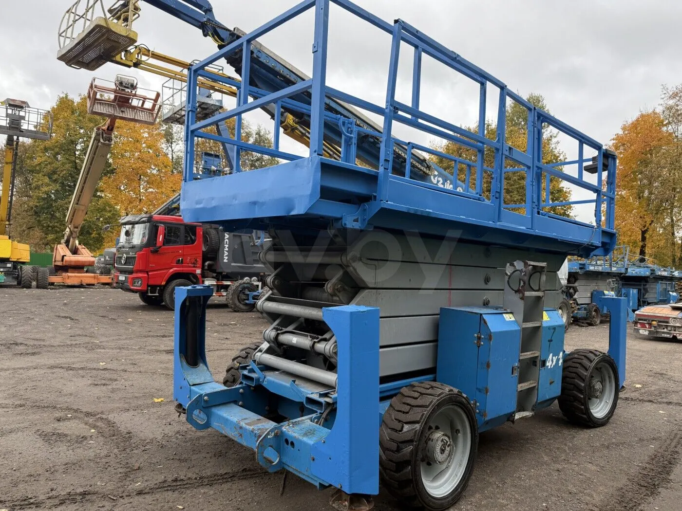 Аренда самоходного ножничного подъемника Genie GS 5390 (18 м.). 4