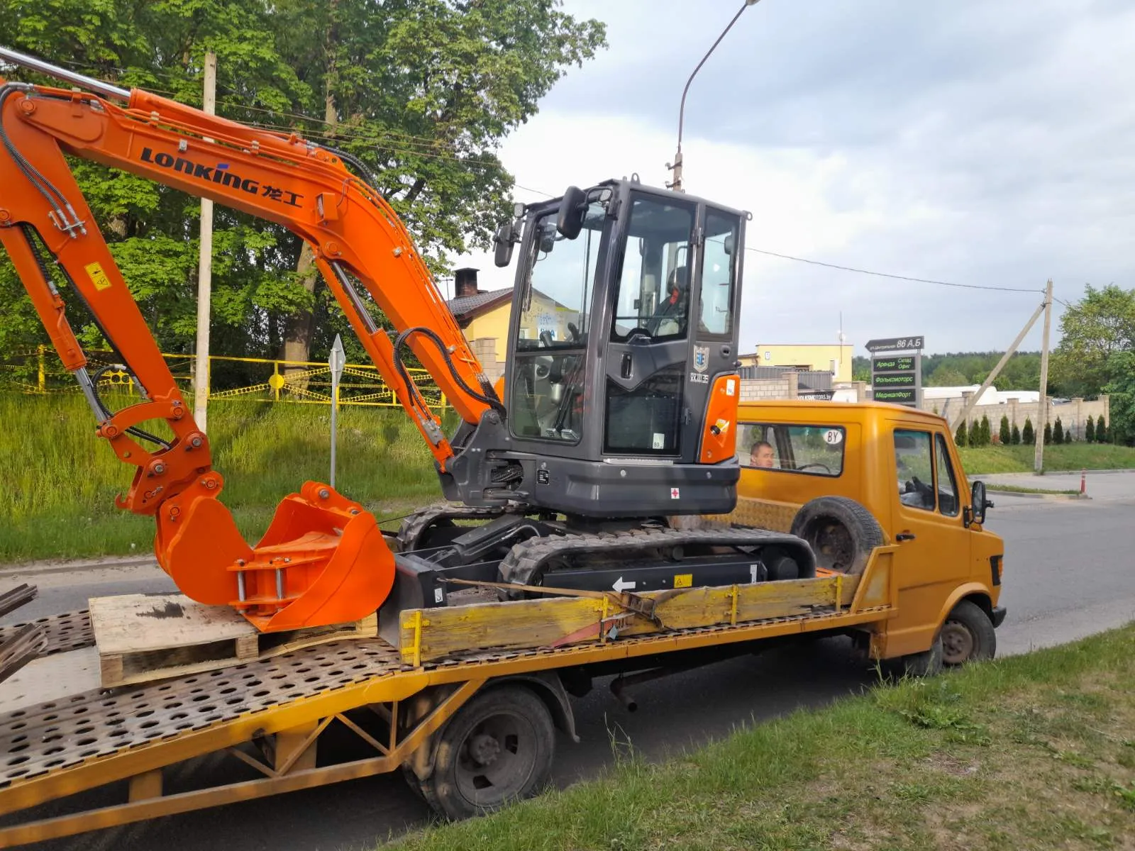 Услуги мини-экскаватора с гидромолотом. 4