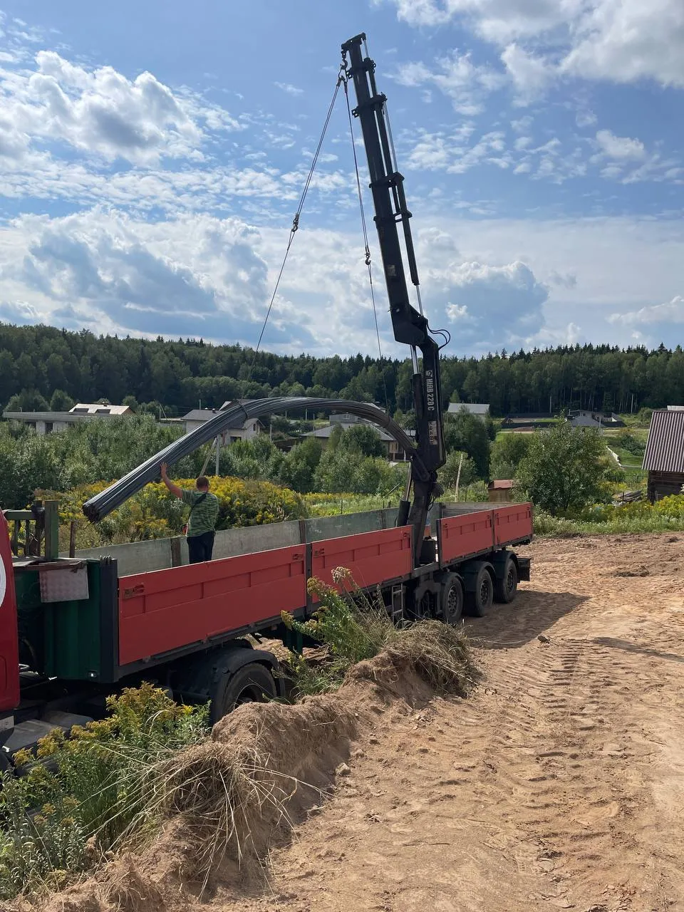 Аренда манипулятора для перевозки металлической арматуры. 1
