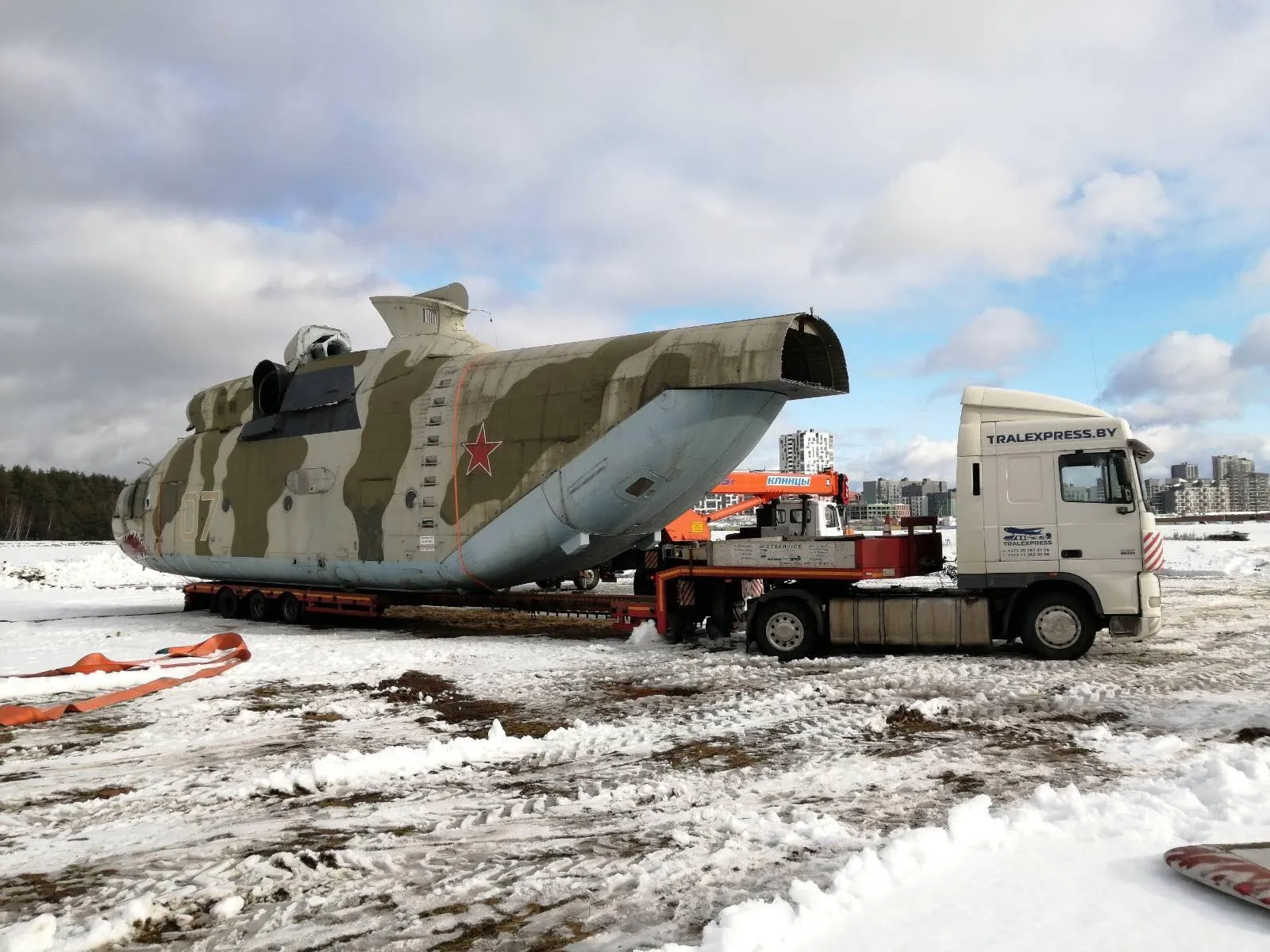 Транспортировка вертолета тралом — аренда тралов в Минске и РБ. 1