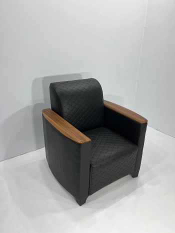 Аренда черного кожаного кресла 815×710×850 — прокат мебели для мероприятий