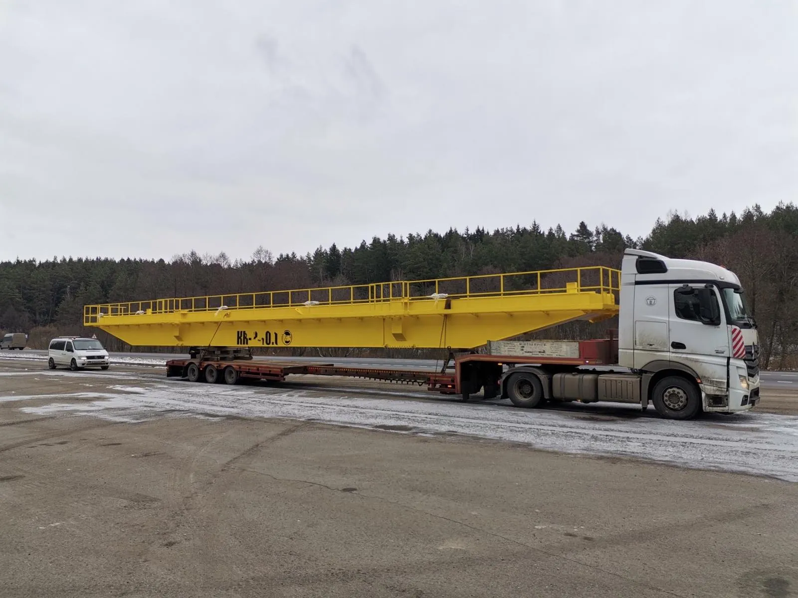 Перевозка крана на трале — аренда спецтранспорта для тяжелых грузов. 1