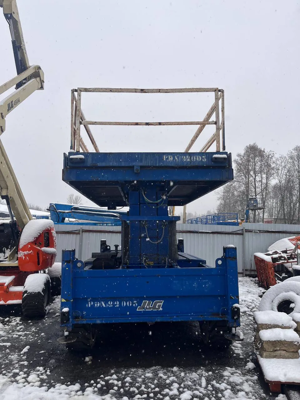 Cамоходный ножничный подъемник JLG 203-24 (22 м.). 2