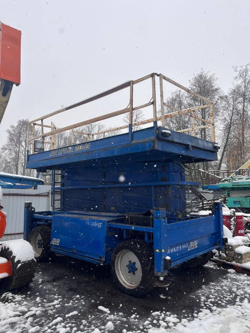 Cамоходный ножничный подъемник JLG 203-24 (22 м.). 3