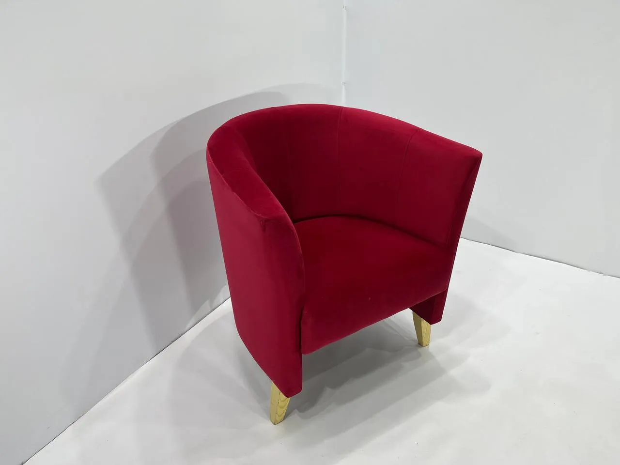 Аренда красного кресла в Минске — прокат мебели для мероприятий. 1