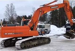 Аренда гусеничного экскаватора 24,5 т Doosan DX255LCA в Бресте. 1