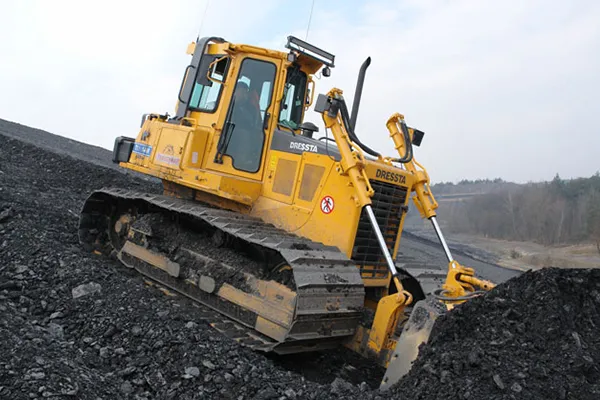 Аренда бульдозера DRESSTA в Минске. 1