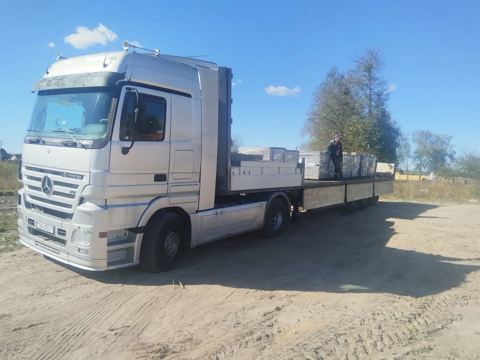 Длинномер Mercedes-Benz в аренду по Беларуси. 1