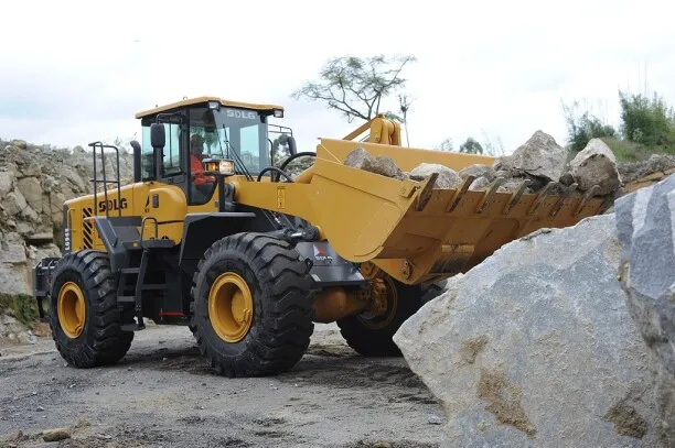 Погрузочно-разгрузочные работы LGCE L946H. 1