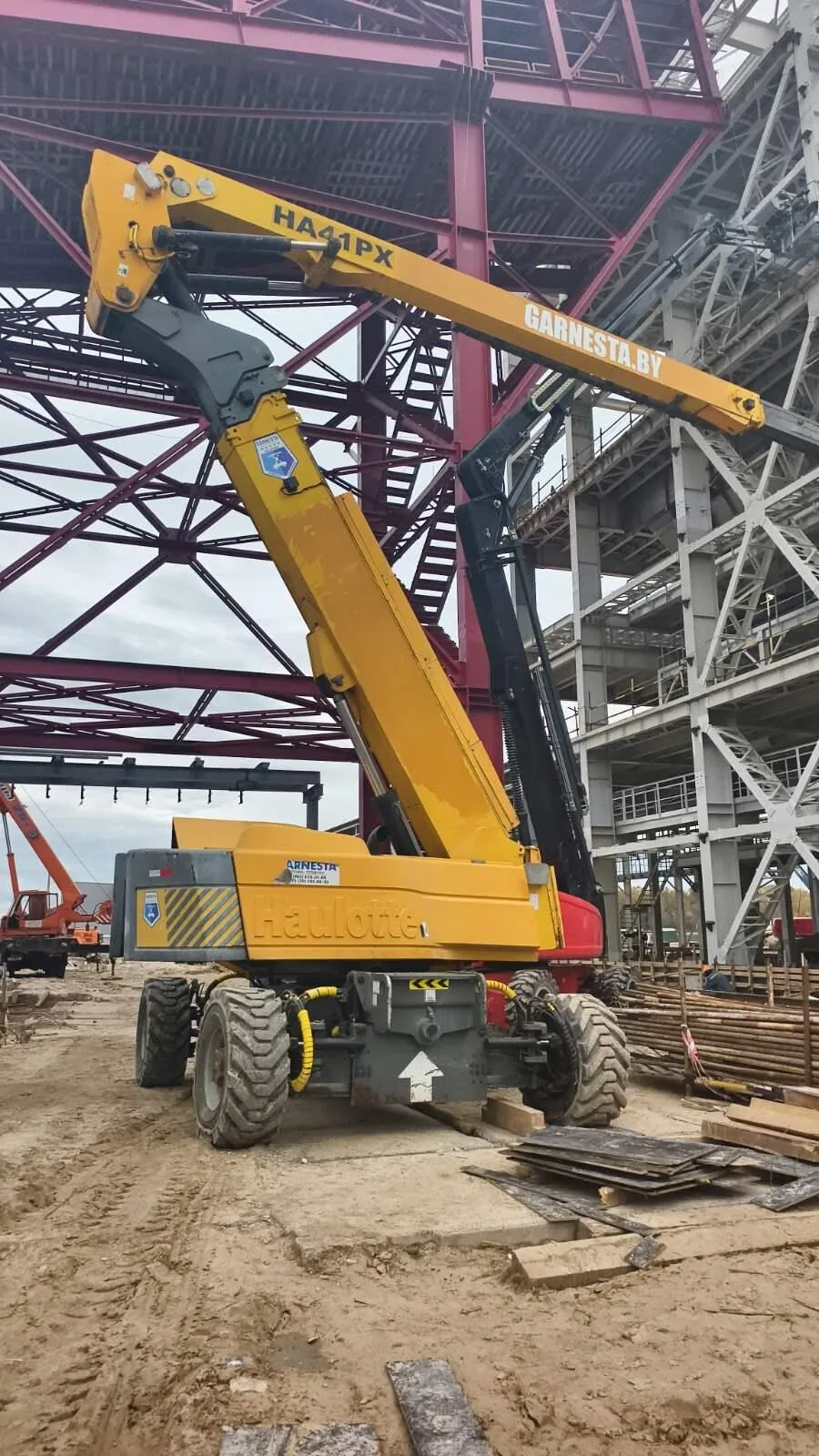 Аренда самоходного коленчатого подъемника Haulotte HA41PX (41 м.). 6