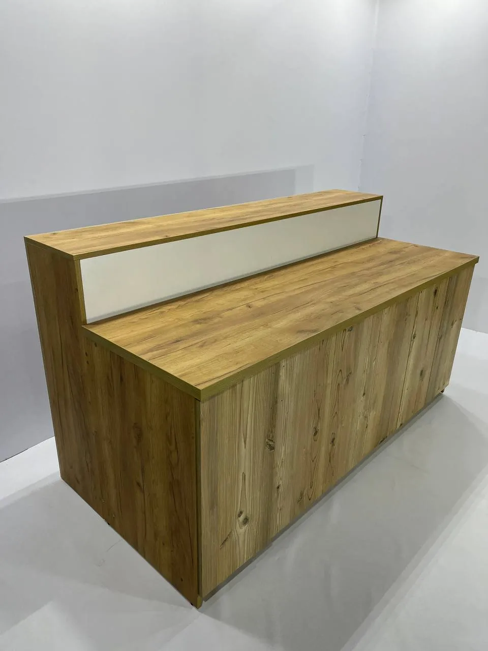 Аренда стойки с подсветкой 2005x940x1110 на выставку Минск. 4