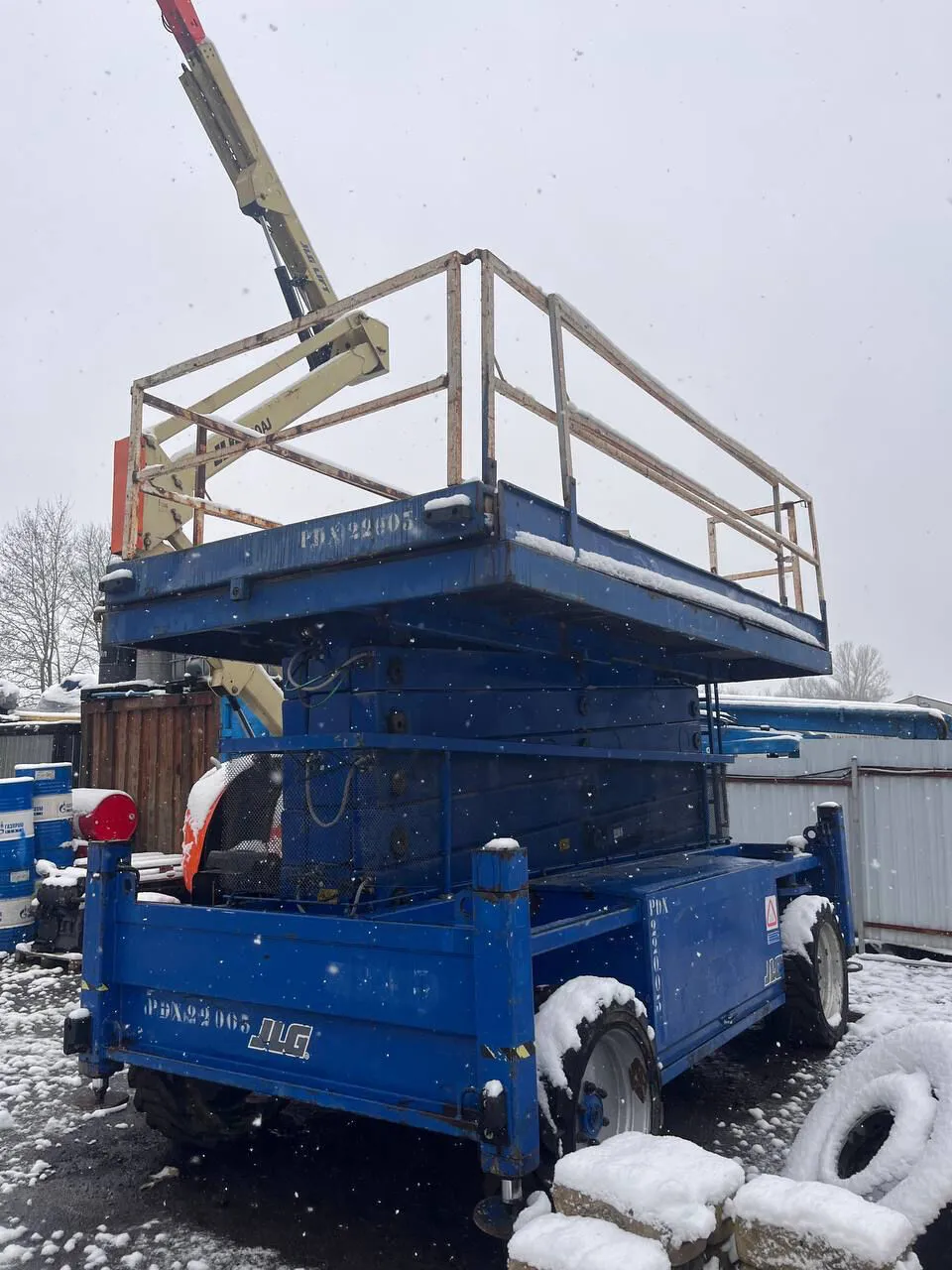 Аренда самоходного ножничного подъемника JLG 203-24 (22 м.). 2