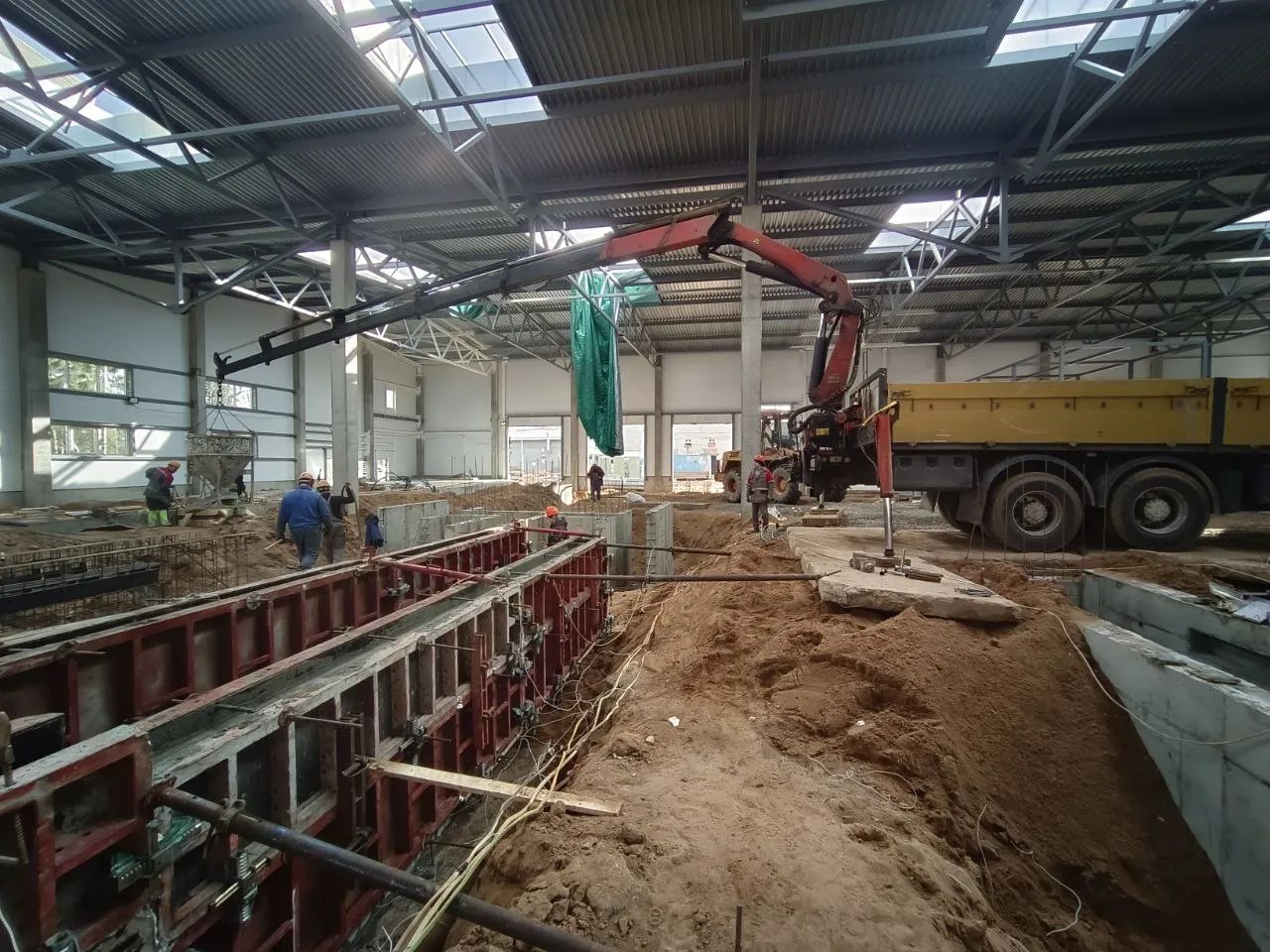 Перевозка ёмкостей гидроманипулятором в Минске — услуги до 40 тонн. 1