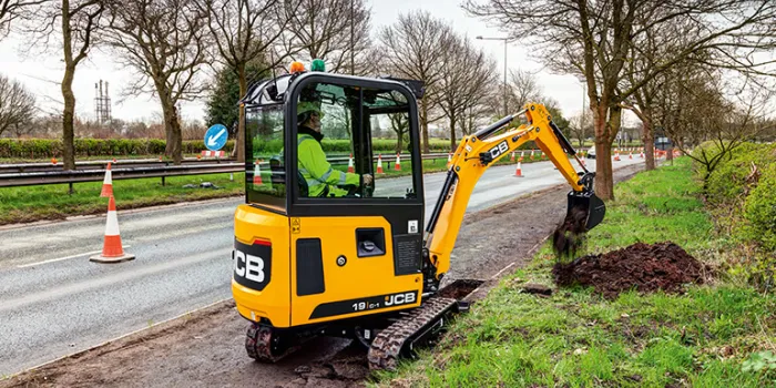 Аренда мини-экскаватора JCB 19C-1. 1