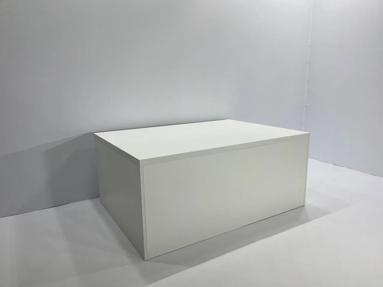 Аренда стоек 1400х600х1000 в Минске — прокат выставочного оборудования и мебели. 4