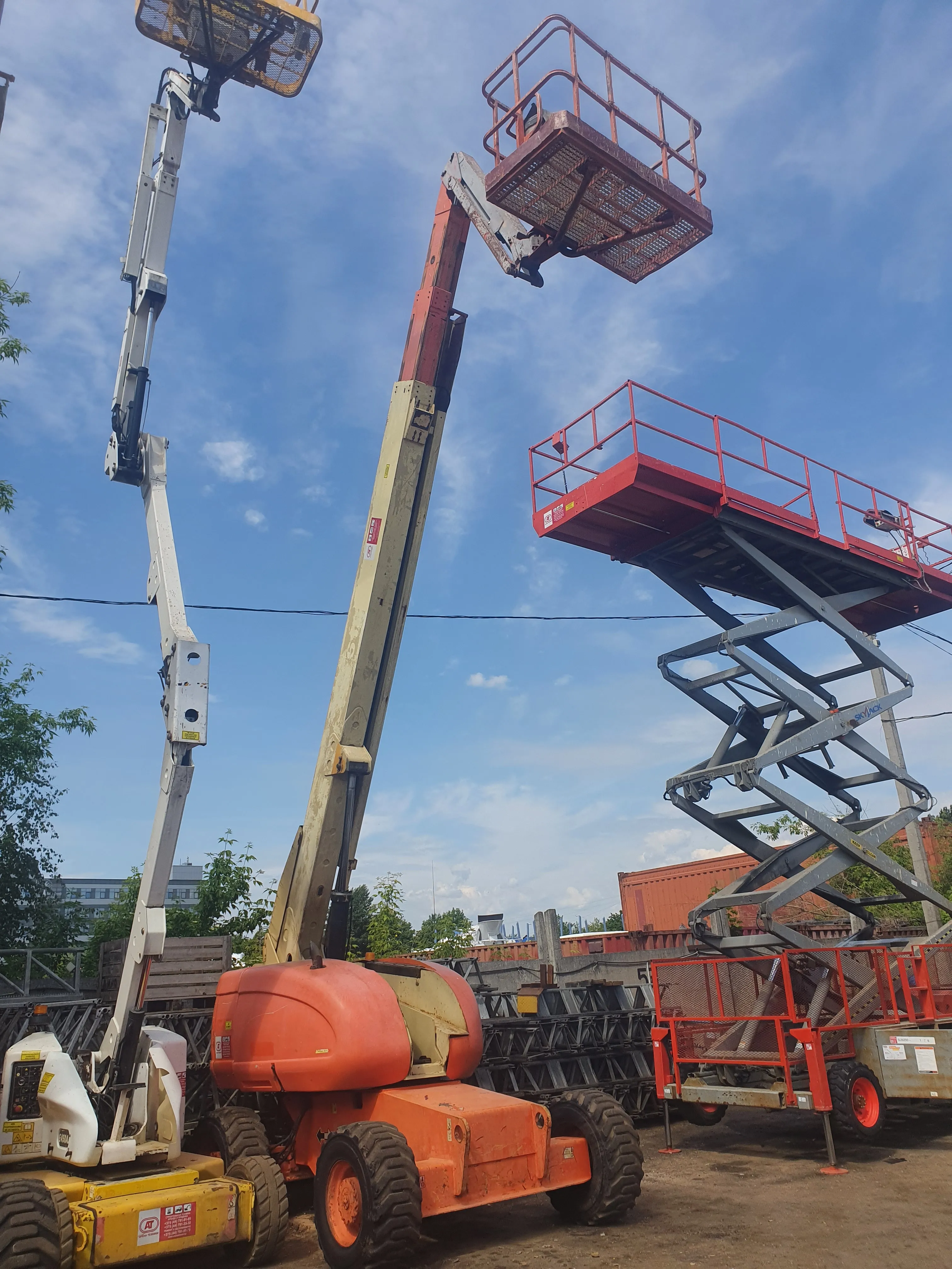 Подьемник самоходный корзина, телескопический и коленчатый. 2