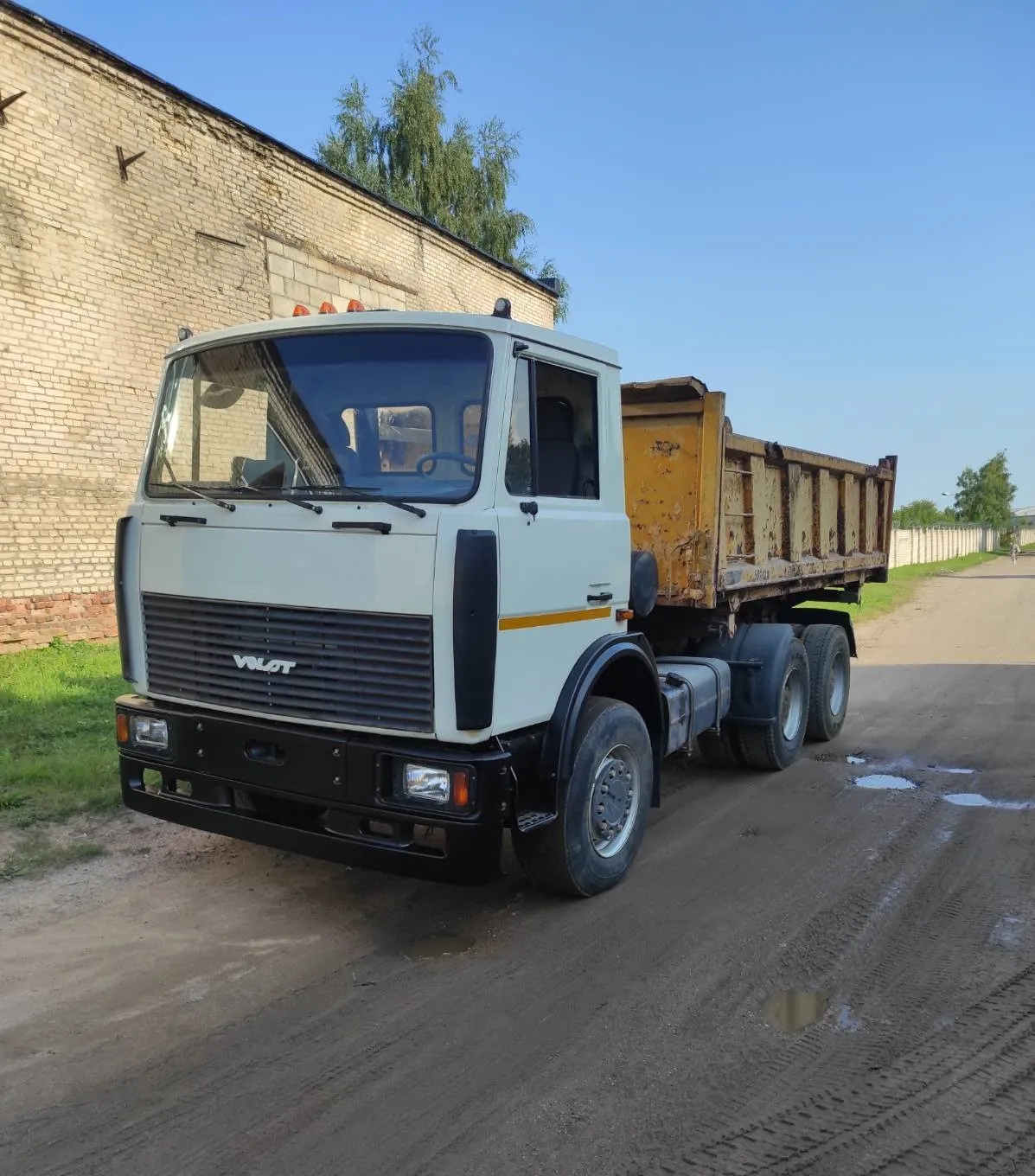 Аренда самосвала 20 тонн в Могилёве и области – с возможностью аренды в комплекте с экскаватором и погрузчиком. 5